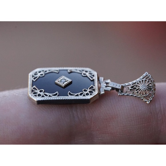 Antique Art Deco Victorian 14k Solid Gold‎ Onyx Natural Diamond Pendant Filigree